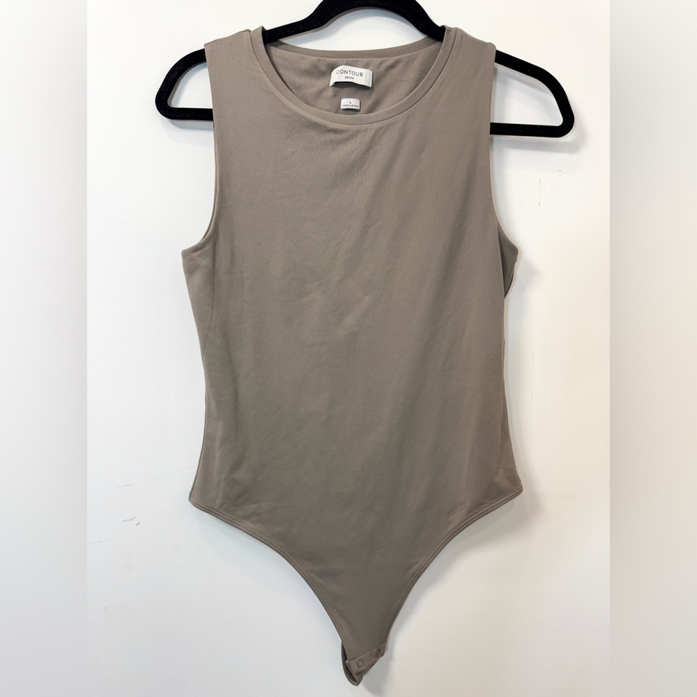 Aritzia Original Contour Crew Tank Bodysuit - Taupe Grey - Large - Picture 4 of 8